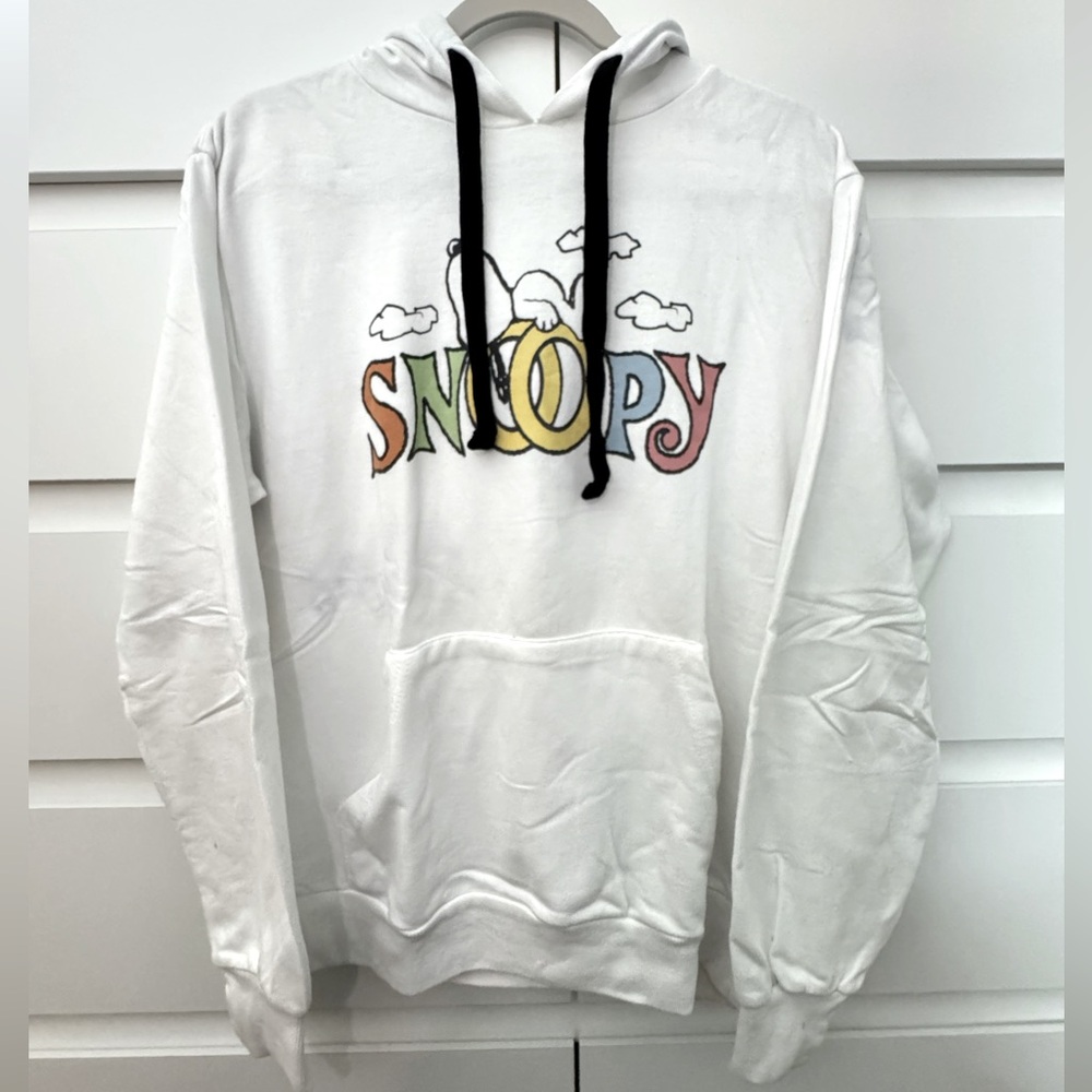 Peanuts Snoopy Sweater
Size Medium 38-40
